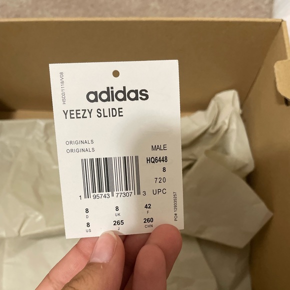 Basically brand new Onxy yezzy slides. - Picture 5 of 5